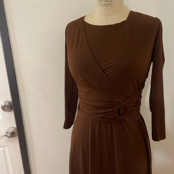 MISS DORBY BROWN WRAP NECKLINE KNIT STRETCH DRESS - Picture 7 of 8